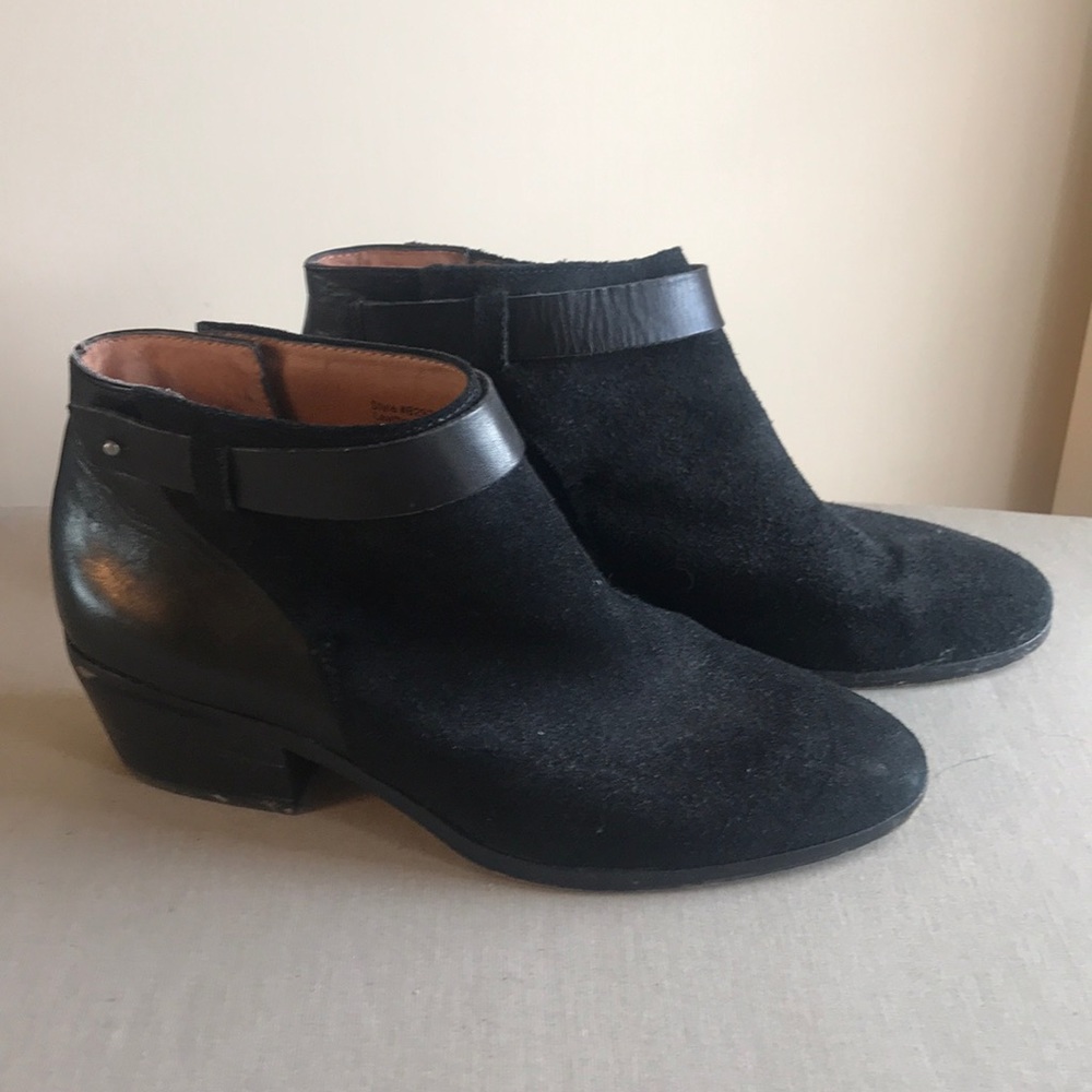 Madewell black leather booties